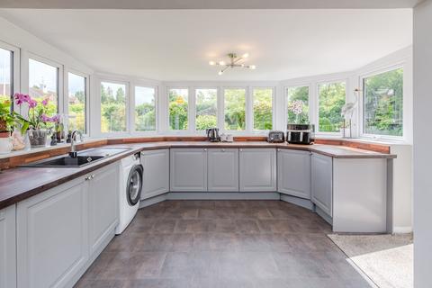 85 Coulsdon Road, Coulsdon, CR5 2LD