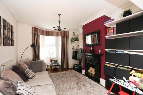 3 bedroom terraced house to rent, Brunel Road, Woodford Green, IG8
