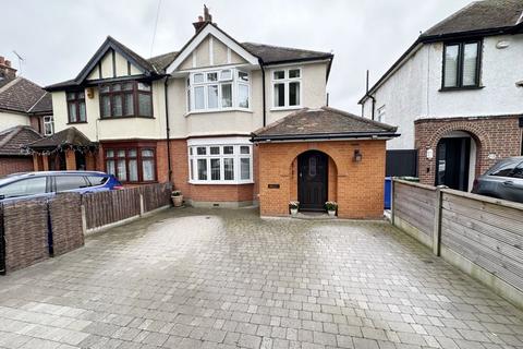 3 bedroom semi-detached house for sale, St. Georges Avenue, Grays