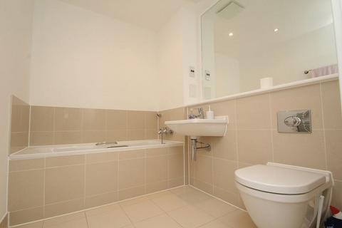 2 bedroom flat to rent, Ryemead Way, High Wycombe HP11