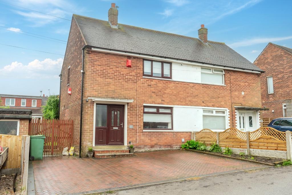 Moorland Avenue, Gildersome, Leeds 2 bed semidetached house for sale