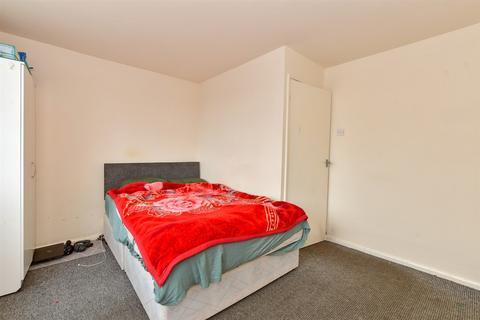 2 bedroom flat for sale, Wood Street, Walthamstow