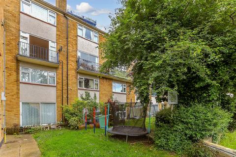 2 bedroom maisonette for sale, Wood Street, Walthamstow