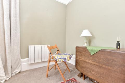 1 bedroom flat for sale, Tayles Hill Drive, Epsom, Surrey