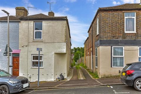 2 bedroom terraced house for sale, Ordnance Street, Chatham, Kent