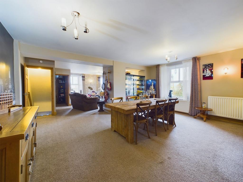 Living/ dining room