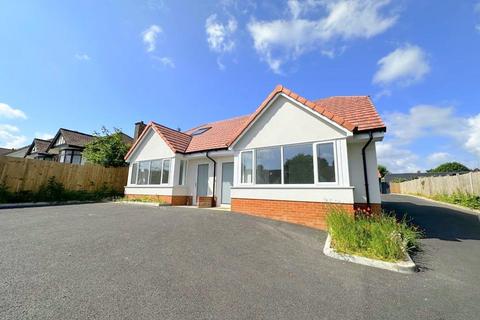 2 bedroom semi-detached house to rent, Oakley Road, Luton, LU4 9PT