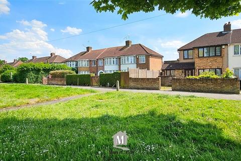 4 bedroom semi-detached house for sale, Cumberland Avenue, Slough, SL2 1AN