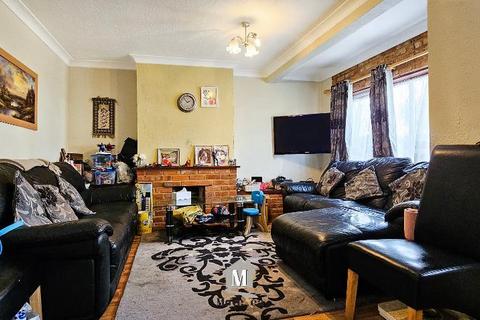 4 bedroom semi-detached house for sale, Cumberland Avenue, Slough, SL2 1AN