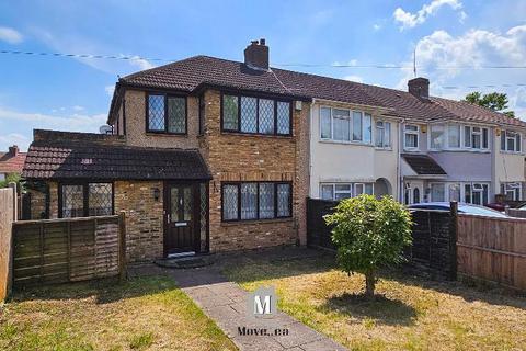 4 bedroom end of terrace house for sale, Cumberland Avenue, Slough, SL2 1AN