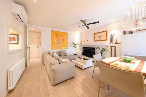 2 bedroom penthouse, Flat For Sale In Gracia, Gracia, Barcelona