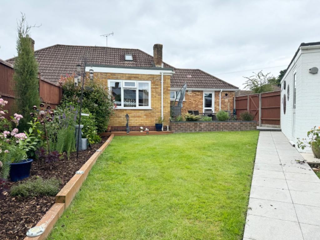 Hythe, Southampton, Hampshire, SO45 3 bed semidetached bungalow for