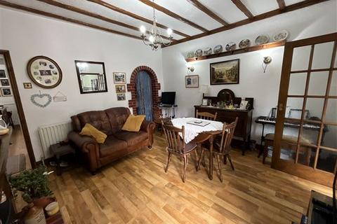 20 Aughton Road, Swallownest, Sheffield, S26 4TG