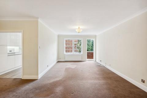 3 bedroom flat for sale, Bulstrode Court, Gerrards Cross, Buckinghamshire