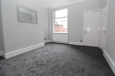 3 bedroom terraced house to rent, Thorp Street, Eccles
