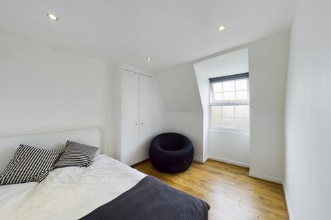 2 bedroom flat to rent, Lower Road, London, SE8