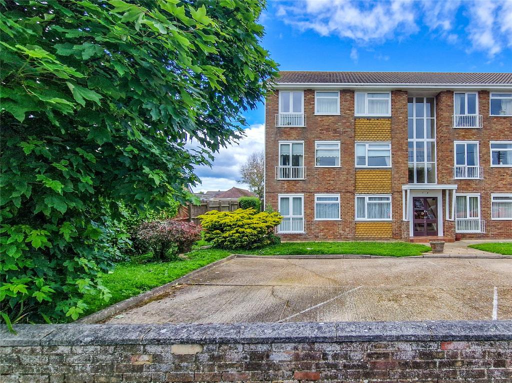 Grove Road, Barton on Sea, New... 2 bed apartment for sale £120,000