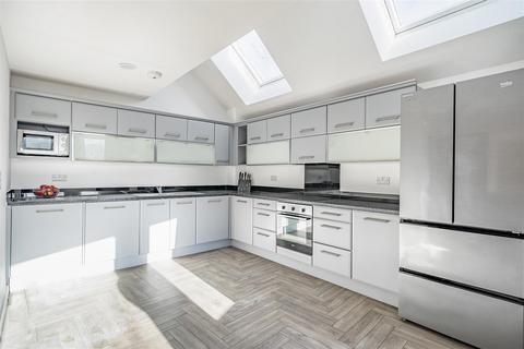 4 bedroom end of terrace house for sale, Wellington Road, London NW10