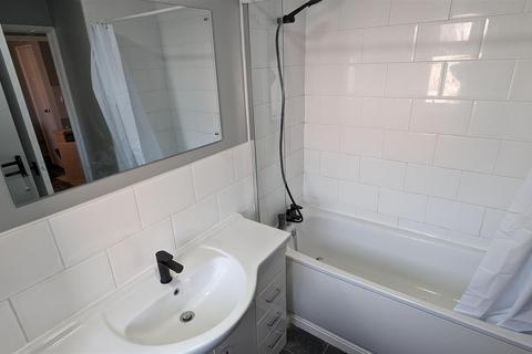 1 bedroom flat to rent, Green Road, Southsea, PO5 4DX