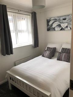 3 bedroom house to rent, Beehive Walk, Portsmouth