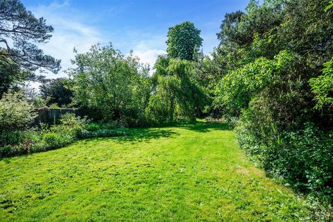 3 bedroom detached house for sale, Claremont Road, Surrey RH1