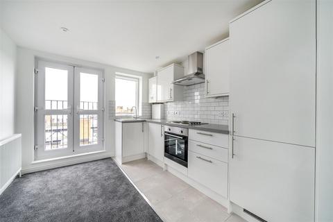 2 bedroom flat to rent, Blenheim Road, Penge, SE20