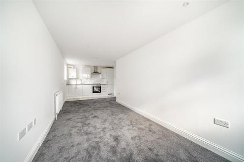 1 bedroom flat to rent, Blenheim Road, Penge, SE20,