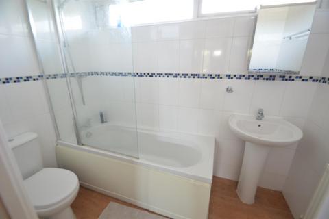14 Oak Drive, Henlow, SG16 6BX