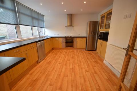 14 Oak Drive, Henlow, SG16 6BX