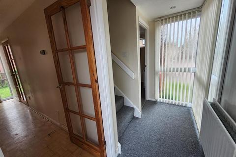 3 bedroom house to rent, Armstrong Close, Crownhill, Milton Keynes, MK8 0AU