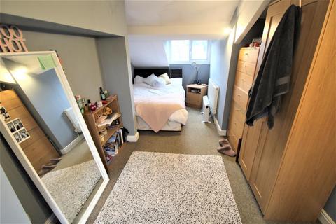 3 bedroom apartment to rent, North Grove, Stainbeck Lane, Chapel Allerton, LS7 3PJ