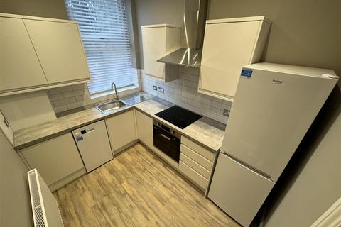 3 bedroom apartment to rent, High Lea Court, Ebberston Terrace, Hyde Park, Leeds