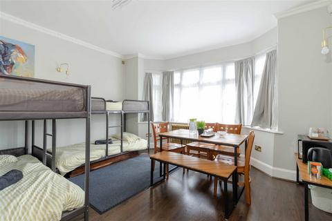 8 Rectory Gardens, Worthing, BN14 7TE