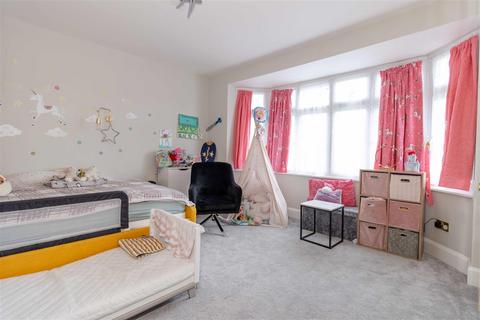 8 Rectory Gardens, Worthing, BN14 7TE