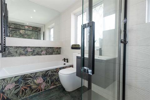 8 Rectory Gardens, Worthing, BN14 7TE