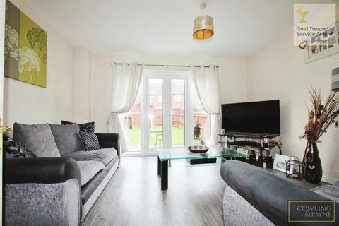 2 bedroom terraced house to rent, Muir Place, Wickford