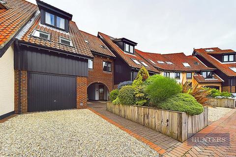 4 bedroom house for sale, White Heather Court, Hythe, Southampton