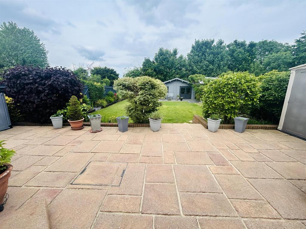 01323 438506