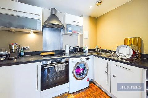 2 bedroom apartment for sale, Lower Canal Walk, Southampton