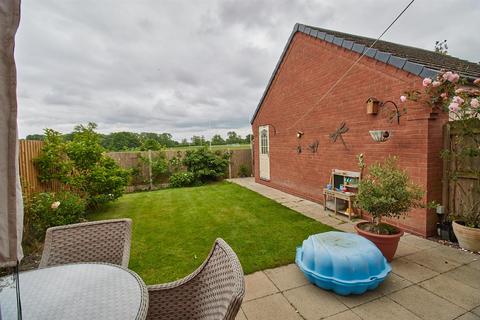 34 Convent Drive, Stoke Golding, Nuneaton, CV13 6JF