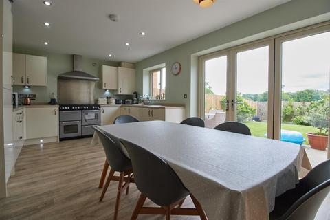 34 Convent Drive, Stoke Golding, Nuneaton, CV13 6JF