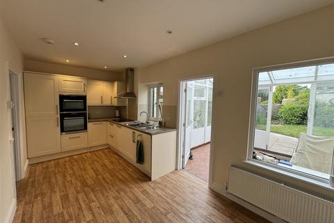 Mole Hill New Street, Chulmleigh, EX18 7DB