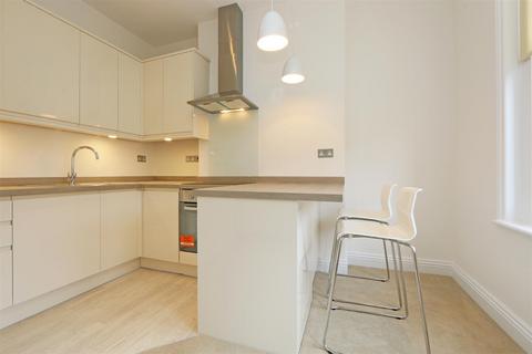 1 bedroom flat to rent, St. John's Hill, Battersea SW11
