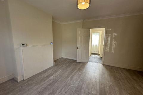 3 bedroom terraced house to rent, Jubilee Crescent, Wellingborough, NN8 2PF