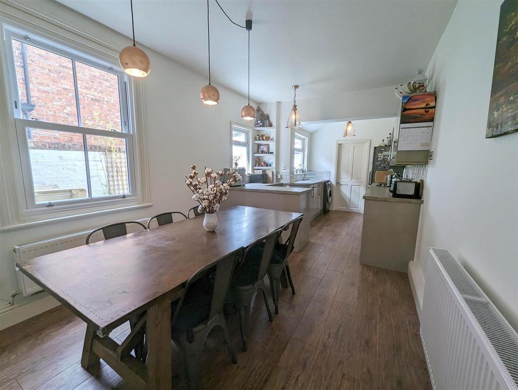 Kitchen/Breakfast Room