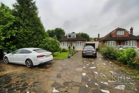 4 bedroom detached bungalow for sale, Great Cambridge Road, Cheshunt, Waltham Cross