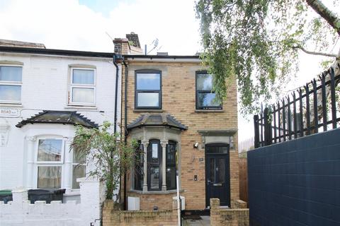 undefined, Almond Road, London