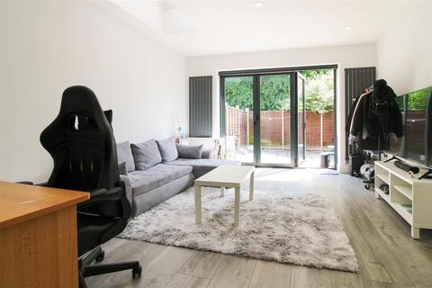 undefined, Almond Road, London