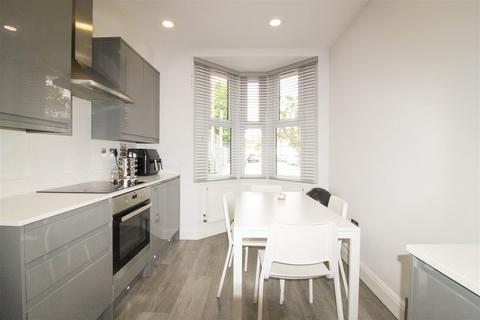 undefined, Almond Road, London