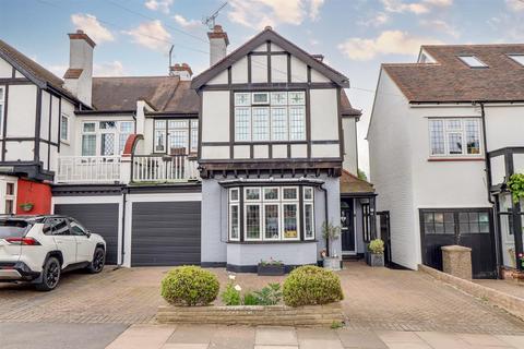 5 bedroom semi-detached house for sale, Thames Drive, Leigh-on-Sea SS9